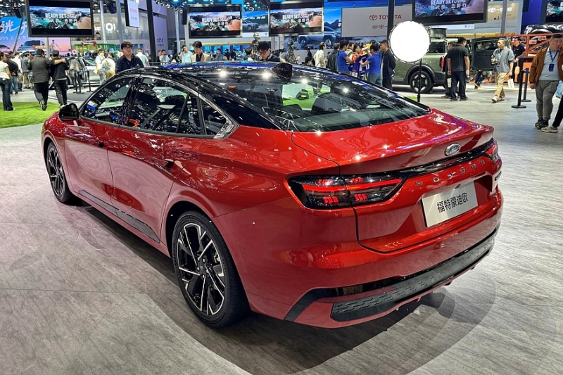 Обновлённый Ford Mondeo для Китая: без двухэтажных фар и с более мощным двигателем