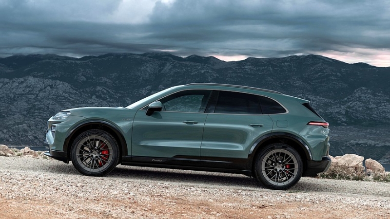 Porsche Cayenne Electric сбросил маску: две версии, до 1156 л.с. и беспроводная зарядка