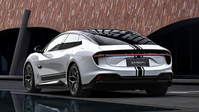 Просто добавь ДВС: убыточный Lotus представит первый мощный гибрид в январе