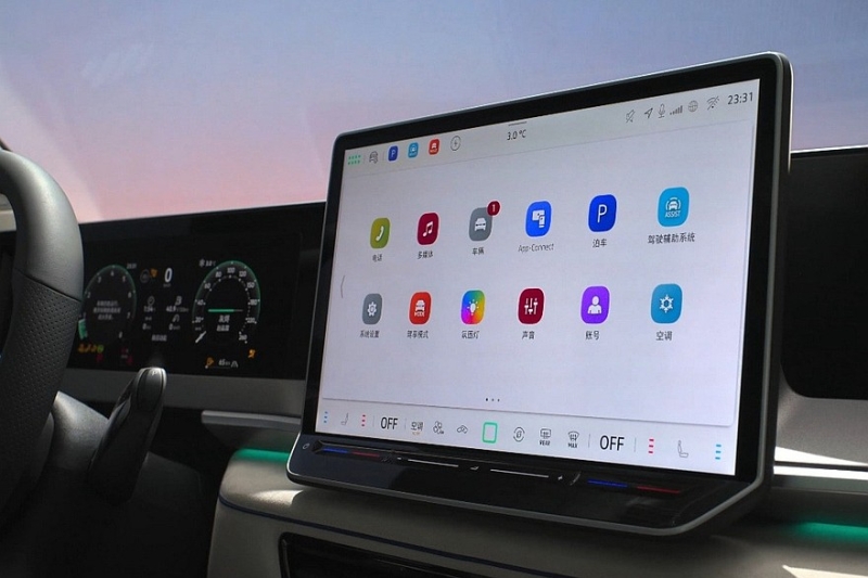 Рестайлинг принёс большому кроссоверу Volkswagen Tavendor новый салон