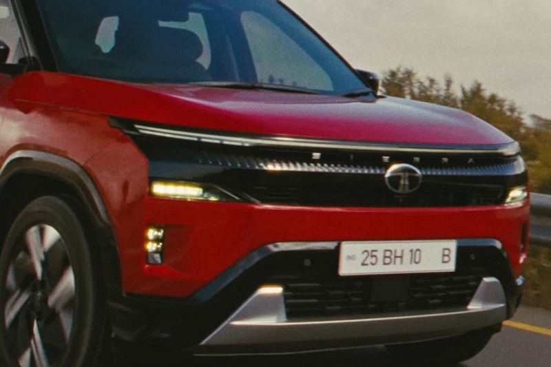 Серийный кроссовер Tata Sierra: трёхэкранное табло и несколько вариантов начинки