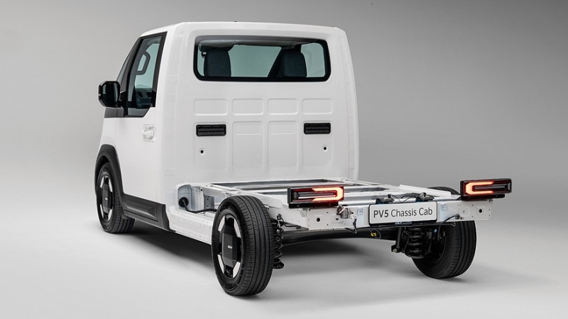 «Зелёная» рабочая лошадка: Kia представила шасси PV5 во Франции