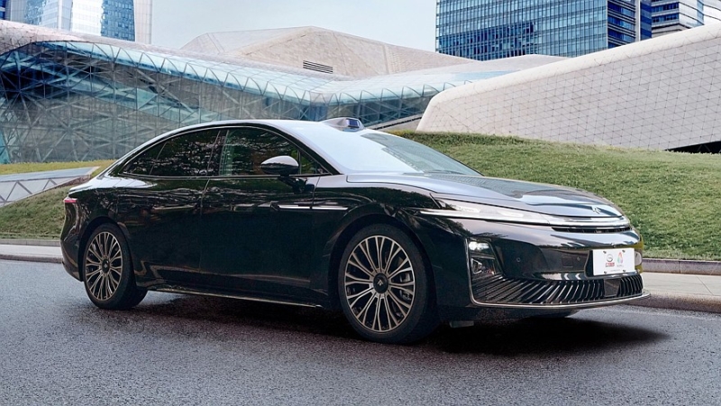 Флагманский седан Hyptec A800 от GAC готовится к премьере, раскрыт дизайн интерьера