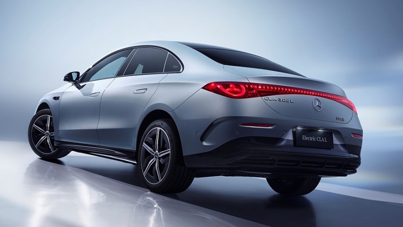 Удлинённый китайский Mercedes-Benz CLA L выходит на рынок без полного привода